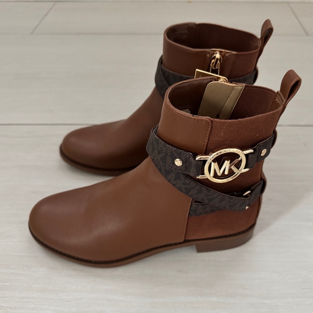 Michael Kors Rory Flat Bootie | Women size US 7.5